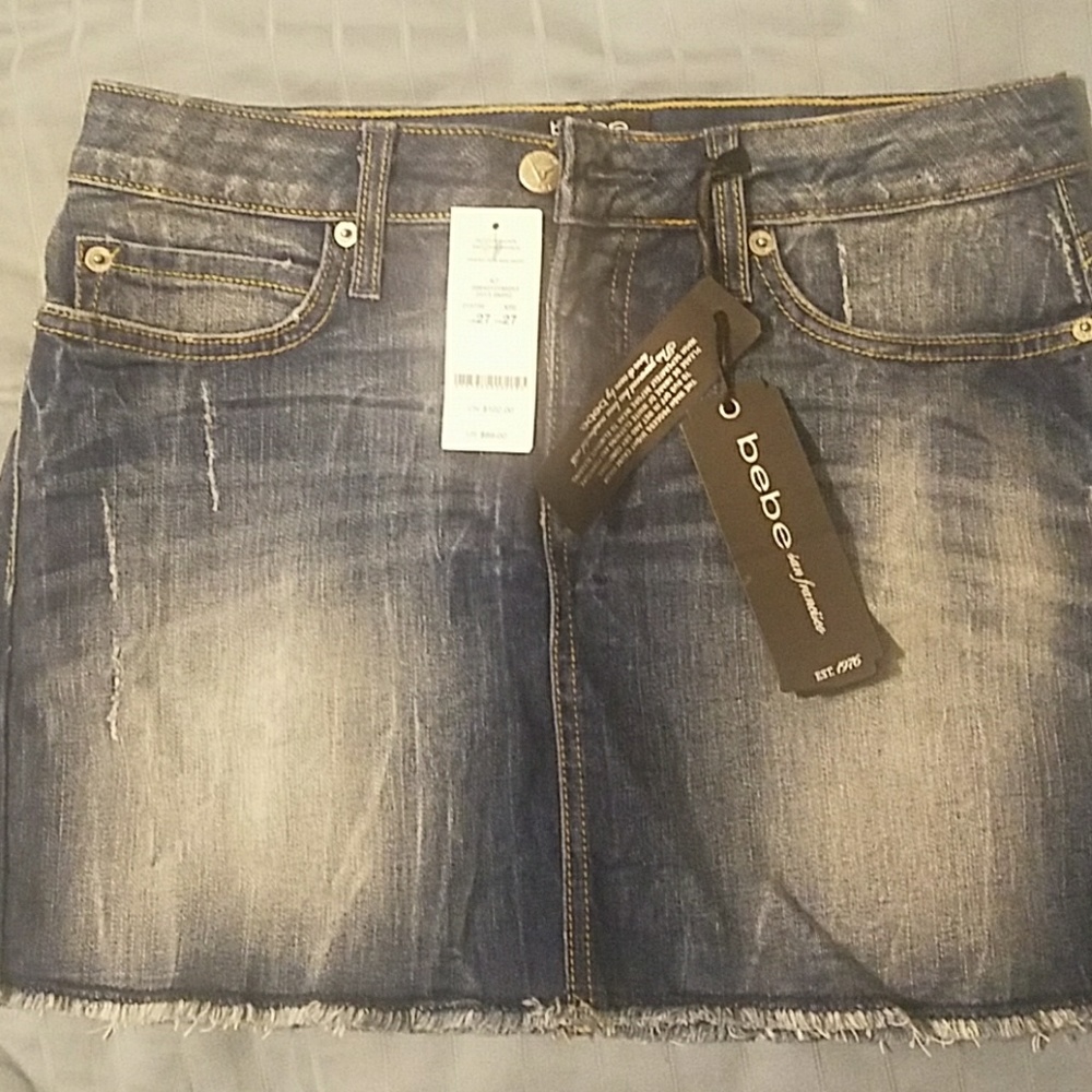 New with tags Bebe denim skirt